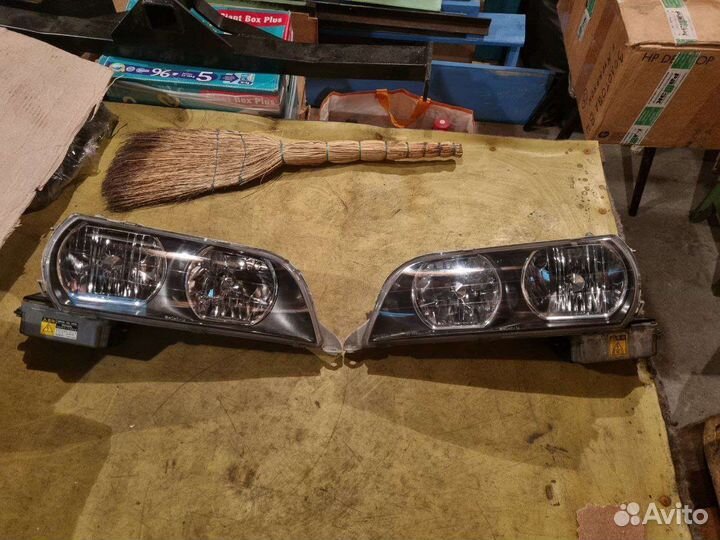 Фары на Toyota Chaser GX100 JZX100 ксенон
