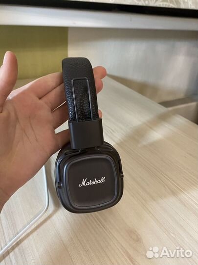 Беспроводные наушники marshall