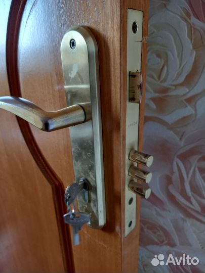 Дверь входная и межкомнатные бу