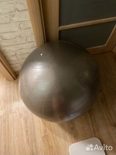 Гимнастический мяч фитбол