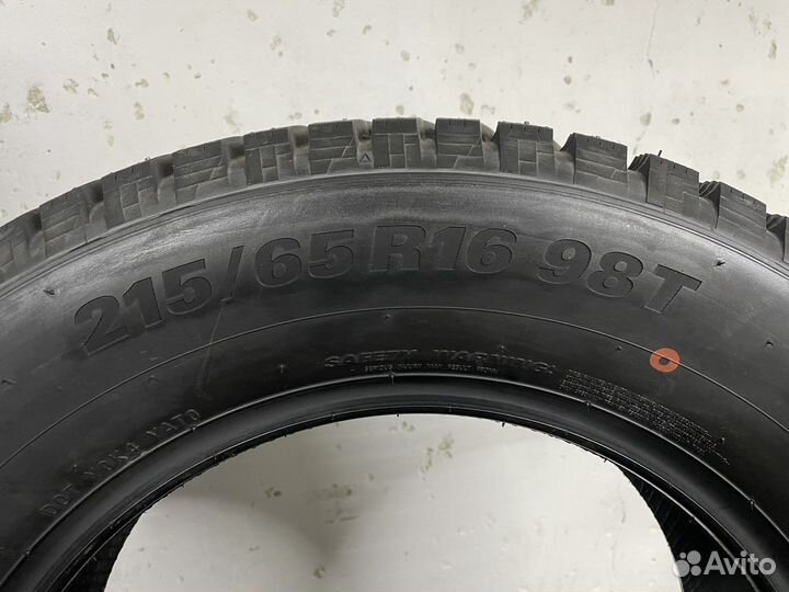 Kumho WinterCraft Ice WI31 215/65 R16 98T