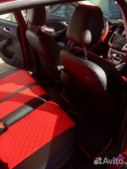 Яркие автомобильные чехлы на машину