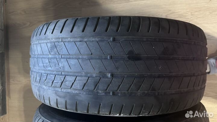 Bridgestone Alenza 001 275/45 R20 и 305/40 R20