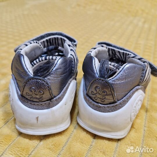 Кроссовки biomecanics 20