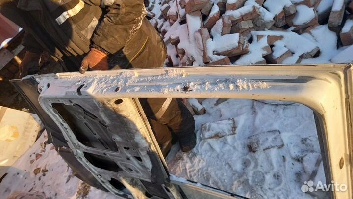 Дверь левая левая Iveco Stralis