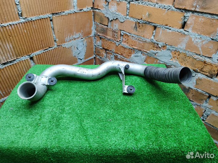 Патрубок впускной Volkswagen Passat B6