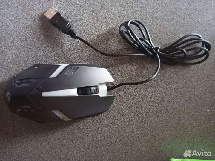 Компьютерная мышка светодиодная меняет разные цвет