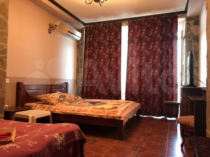 Комната 25 м² в 4-к., 5/5 эт.