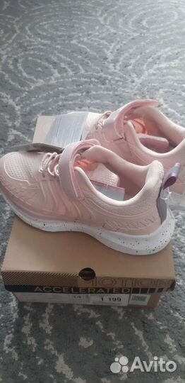 Кроссовки для девочки