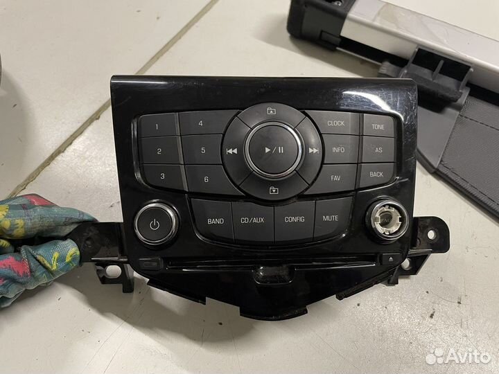 Панель управления магнитолой Chevrolet Cruze