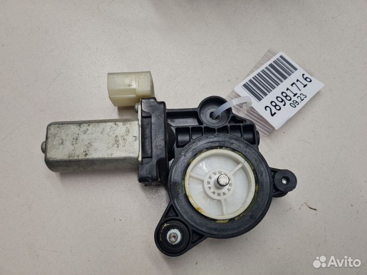 Моторчик стеклоподъёмника задний левый BMW 1 F20 F