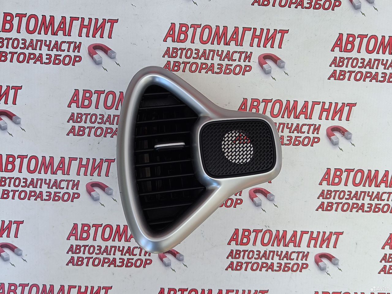 Дефлектор воздуховода левый Киа Соул 3 SK3