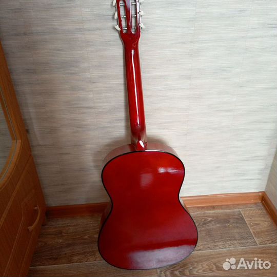 Классическая гитара шестиструнная