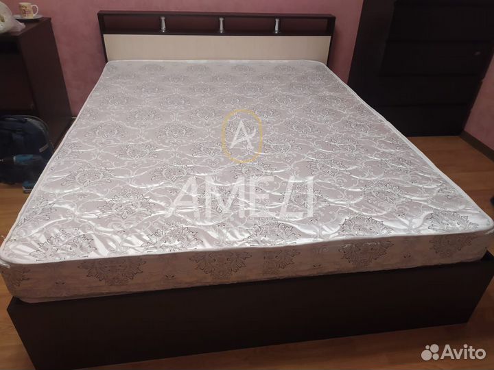 Кровать 180х200 см