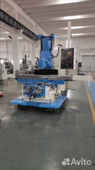 Широкоуниверсальный фрезерный станок Х715