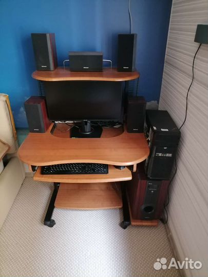 Компьютерный стол