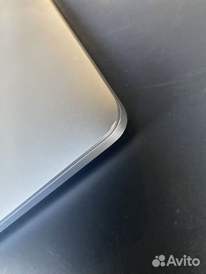 Apple MacBook Pro 13 2016 touch bar