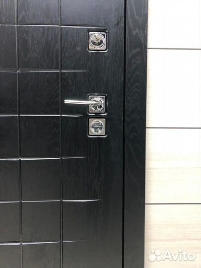Дверь входная металлическая