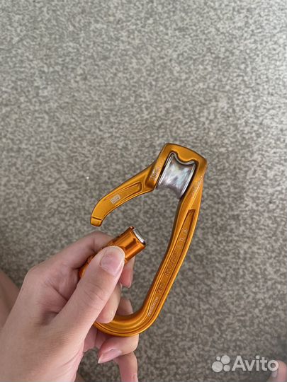 Карабин с роликом Petzl Rollclip Triact-Lock