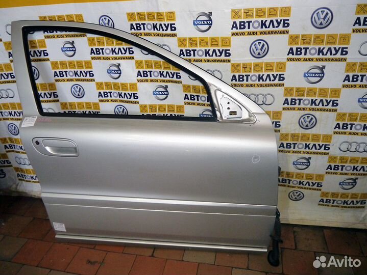 Дверь передняя правая Вольво S60 XC70 Серебро