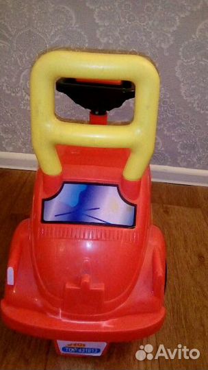 Машинка детская с бибикалкой на руле