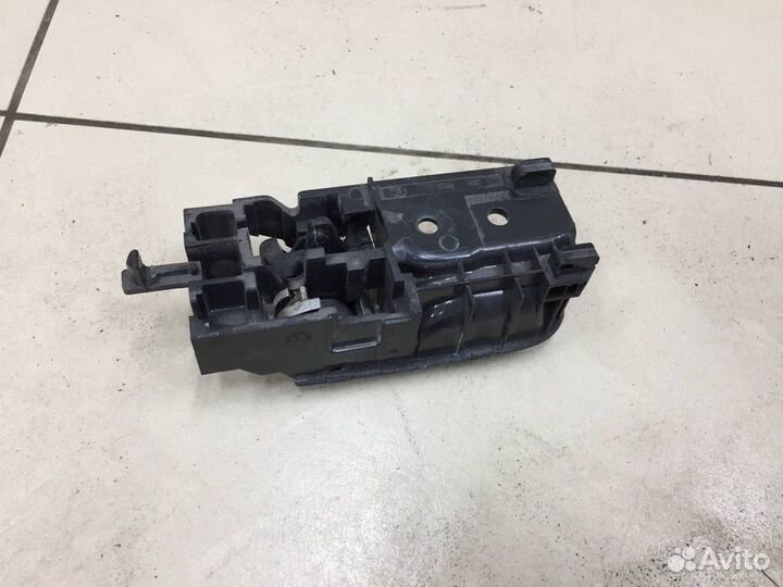 Ручка двери внутренняя правая Toyota Avensis