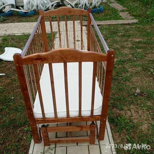 Продам детскую кроватку