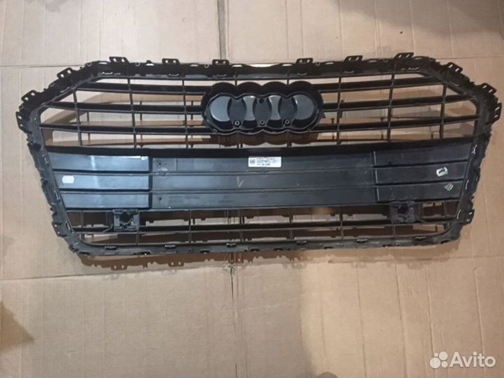 Решетка радиатора Audi A6 C8