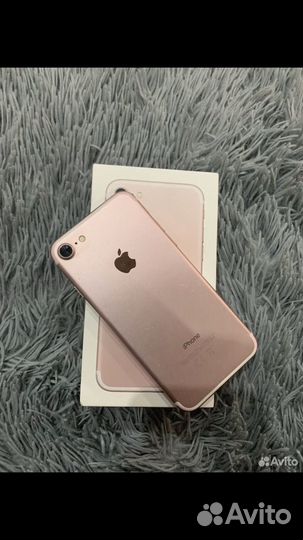 iPhone 7 розовый