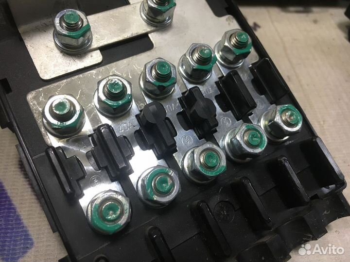 Блок предохранителей на клему акб Лифан Х60