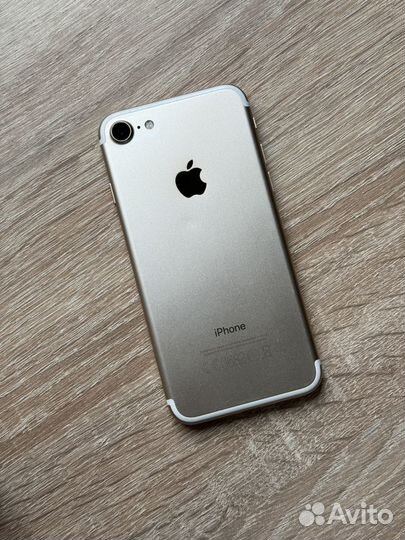 iPhone 7, 32 ГБ