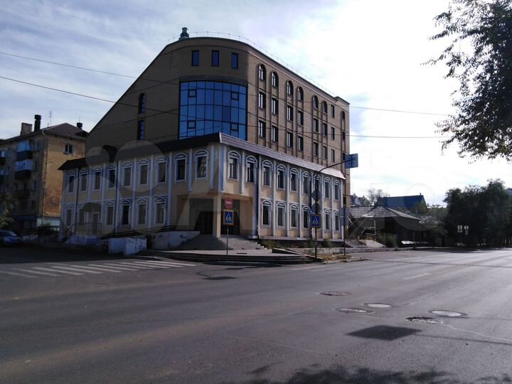 Здание, 2186 м²