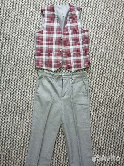 Школьная форма д/мальчика(жилетка+брюки) р. 140/38