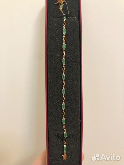 Браслет золотой с изумрудами