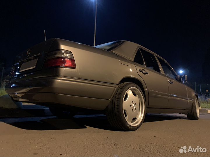 Mercedes-Benz E-класс 3.2 AT, 1993, 391 000 км