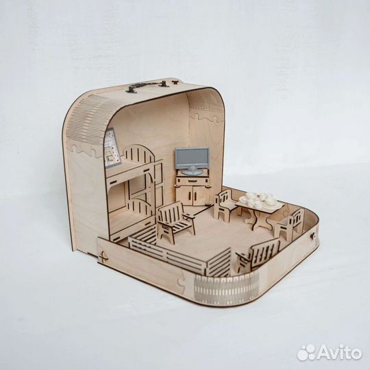Домик чемодан для кукол до 10 см