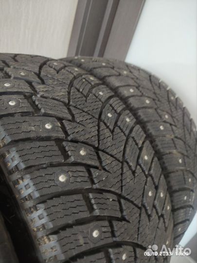Delinte Winter WD42 235/45 R18 98T