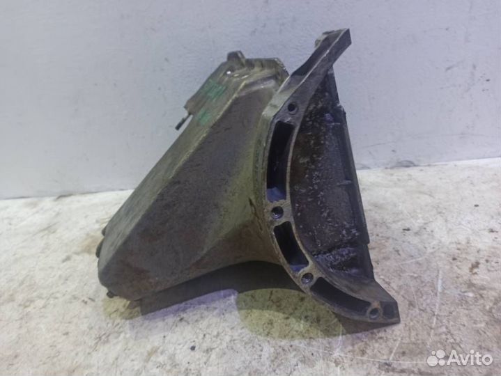 Поддон двигателя Мерседес