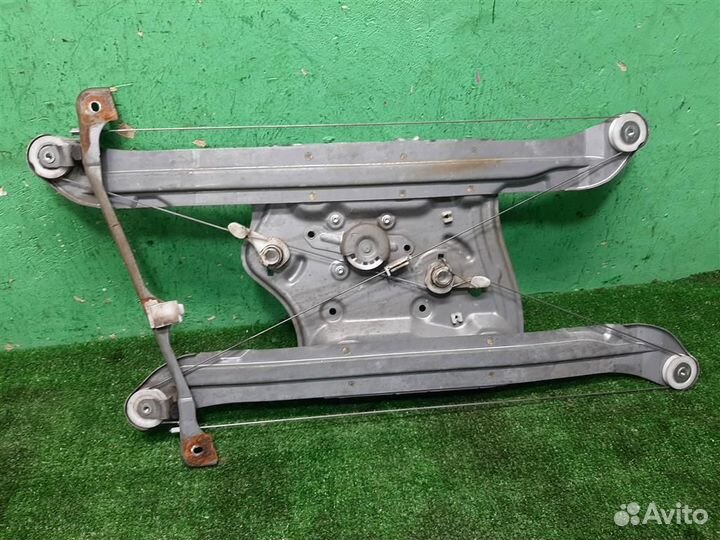 Стеклоподъемник передний левый Mitsubishi Grandis