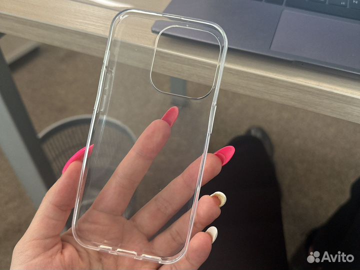 Новый прозрачный чехол на iPhone 14 Pro