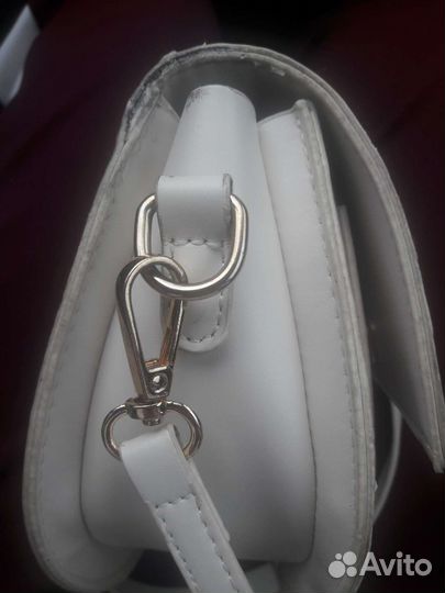 Сумочка белого цвета