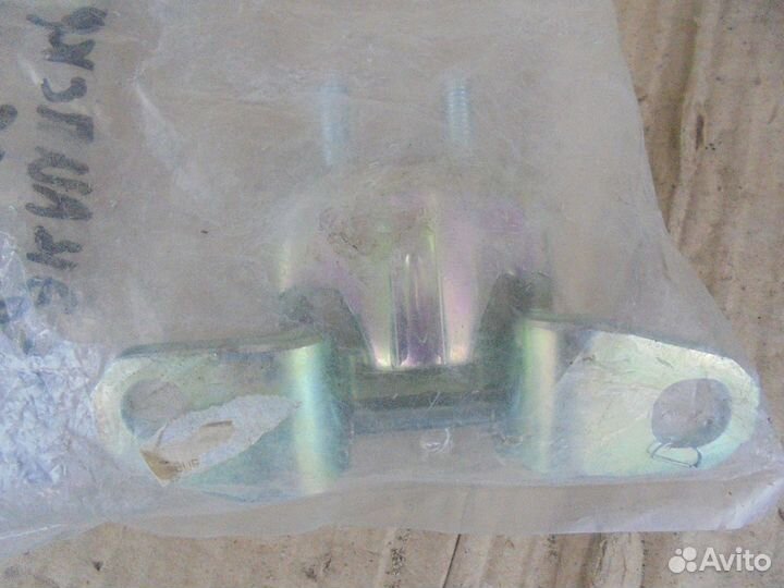 Петля двери верхняя задняя Mitsubishi Eclipse Cros