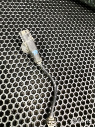 Датчик ABS передний правый Nissan almera g15