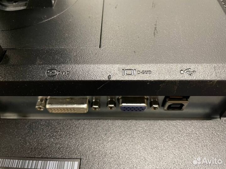 Монитор Dell P2211ht