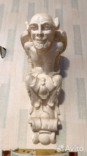 Скульптура гипсовая на стену