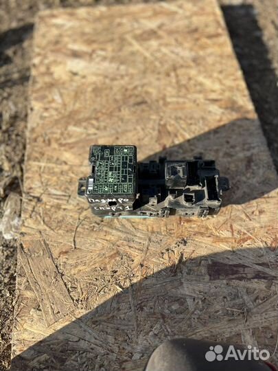 Блок предохранителей Mitsubishi Pajero Sport 1