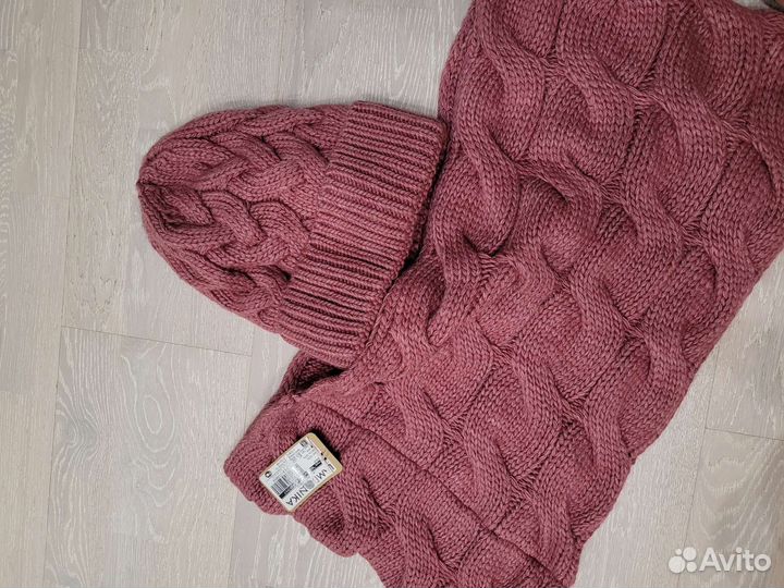 Комплект шапка и снуд