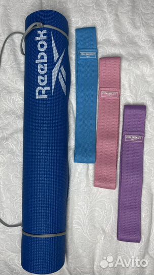 Коврик reebook для фитнеса и йоги и резинки