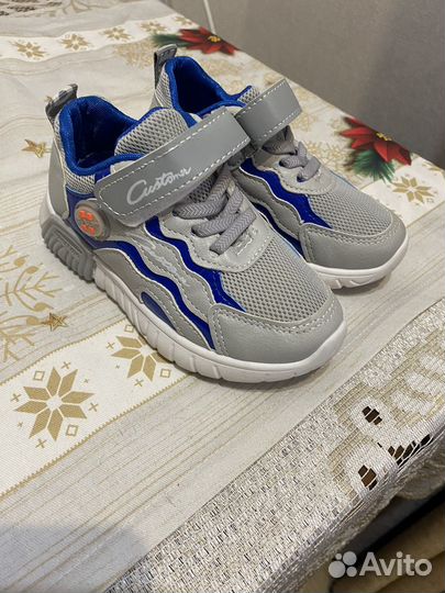 Кроссовки детские