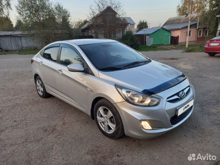 Hyundai Solaris 1.4 AT, 2011, 182 000 км